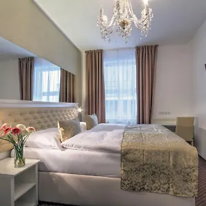 Hotel Taurus, Prag