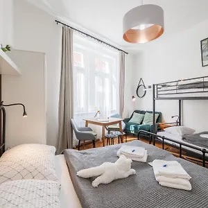 Bright Downtown Appartement